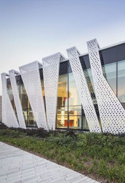 Facades Features and Benefits